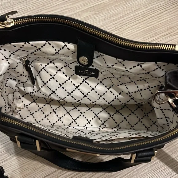 Kate Spade Purse - Picture 3 of 8
